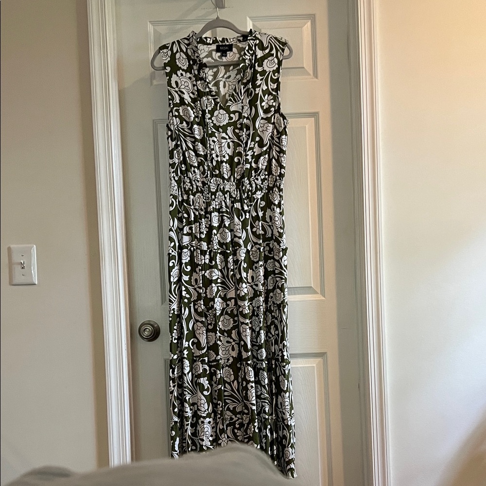 Floral V Neck Sleeveless Dress